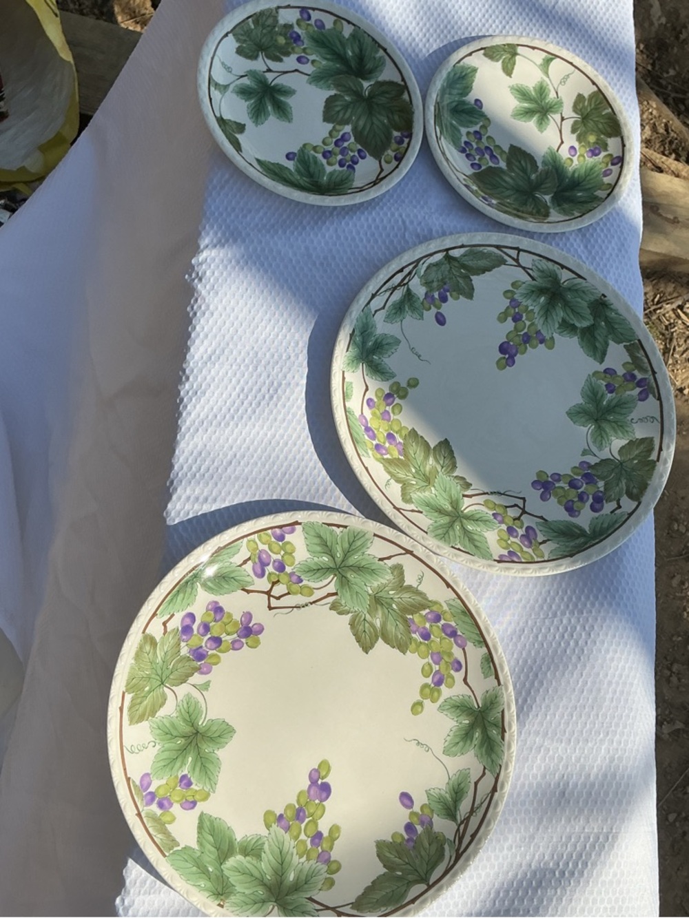 Nikko Ceramics Grape Vine Dinner Plates in Green & Purple